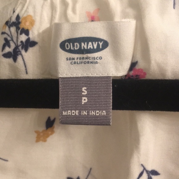 Patterned Blouse - Picture 4 of 4